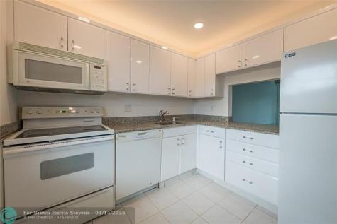 21 Abbey Lane Delray Beach FL 33446