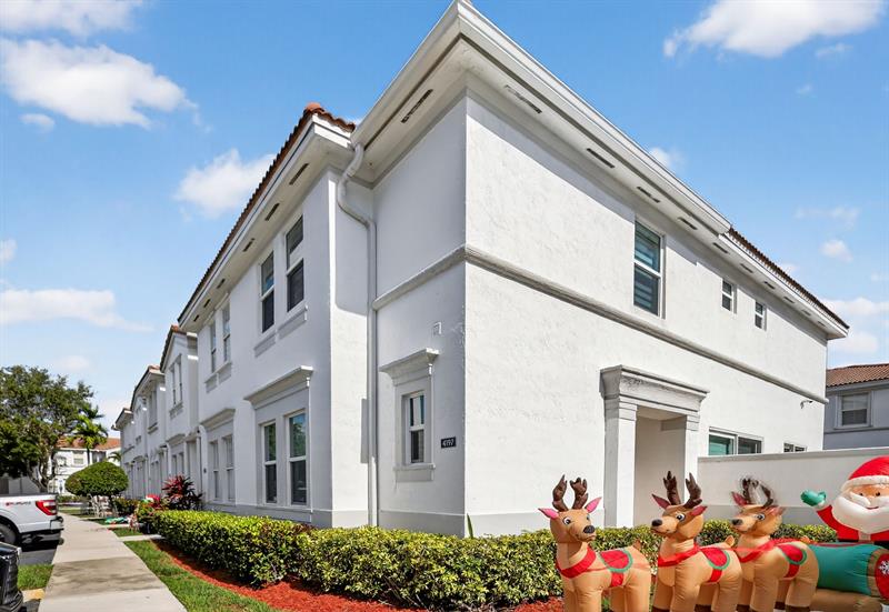 4197 SW 157th Avenue Hollywood FL 33027