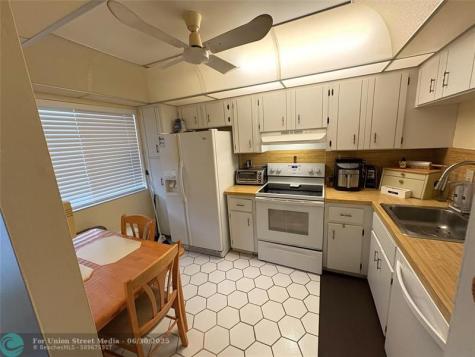 3571 Inverrary Drive Lauderhill FL 33319