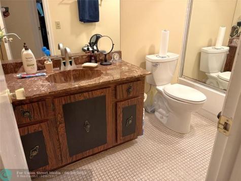 3571 Inverrary Drive Lauderhill FL 33319