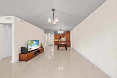 8941 S Hollybrook Boulevard Pembroke Pines FL 33025
