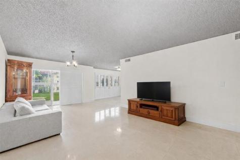 8941 S Hollybrook Boulevard Pembroke Pines FL 33025