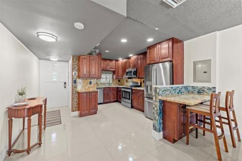 8941 S Hollybrook Boulevard Pembroke Pines FL 33025