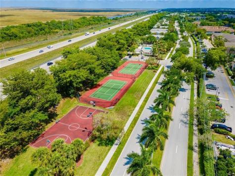 11000 Middle Golf Court Tamarac FL 33321