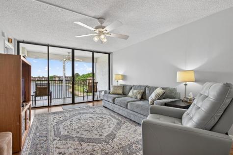 6239 Coral Lake Drive Margate FL 33063