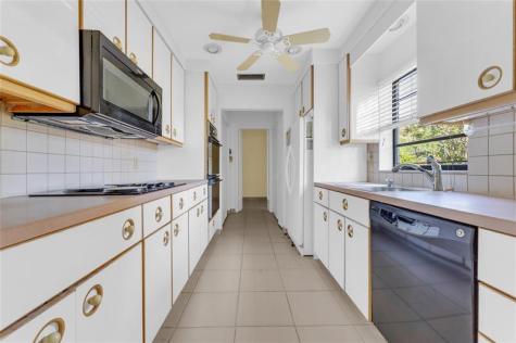 21180 Juego Circle Boca Raton FL 33433