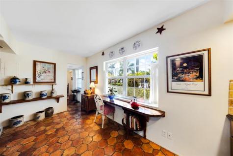3930 Oaks Clubhouse Drive Pompano Beach FL 33069