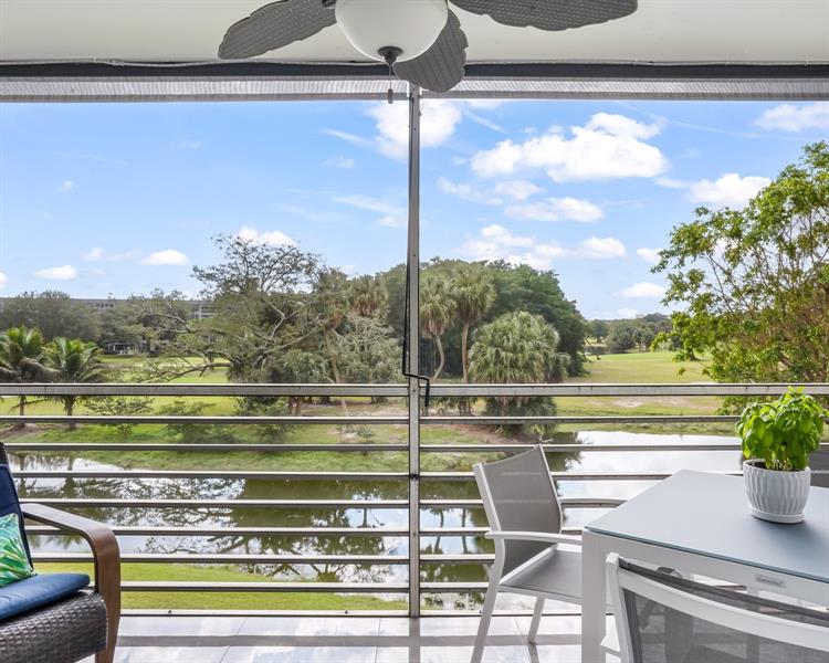 3510 Oaks Way Pompano Beach FL 33069