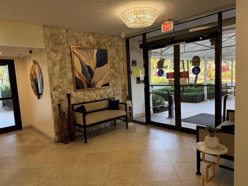 3510 Oaks Way Pompano Beach FL 33069