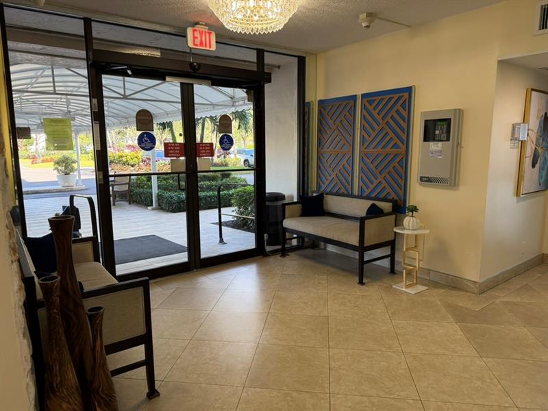 3510 Oaks Way Pompano Beach FL 33069