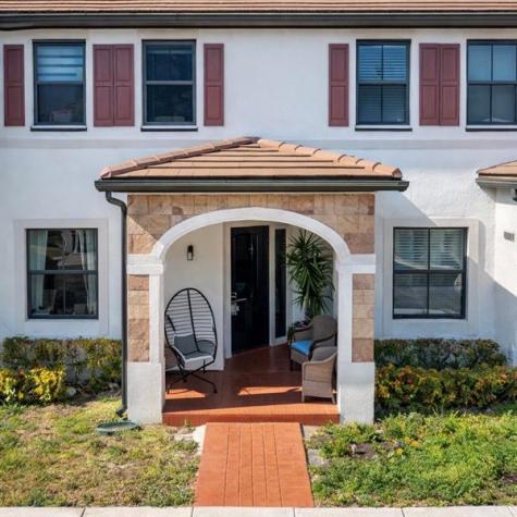 11392 W 34th Way Hialeah FL 33018