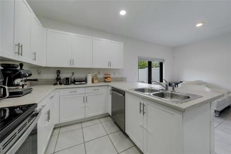 11392 W 34th Way Hialeah FL 33018