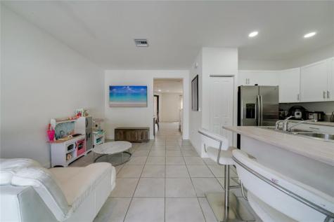 11392 W 34th Way Hialeah FL 33018