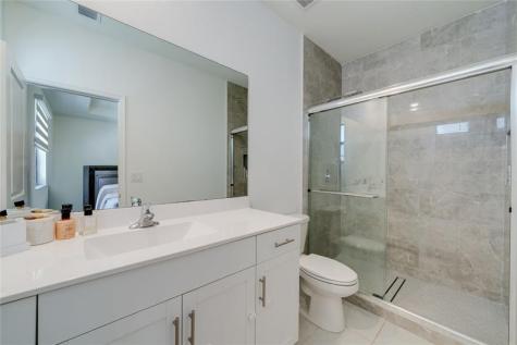11392 W 34th Way Hialeah FL 33018