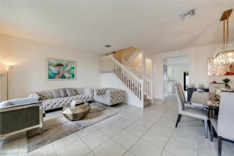 11392 W 34th Way Hialeah FL 33018