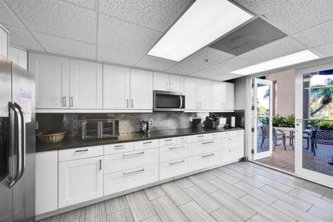 2880 NE 14th Street Causeway Pompano Beach FL 33062