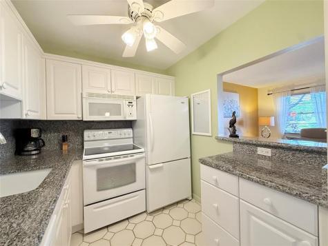 1113 Cambridge Deerfield Beach FL 33442