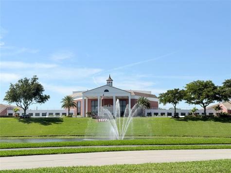 1113 Cambridge Deerfield Beach FL 33442