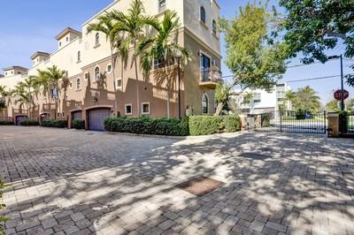 2260 SE 7 Street Pompano Beach FL 33062