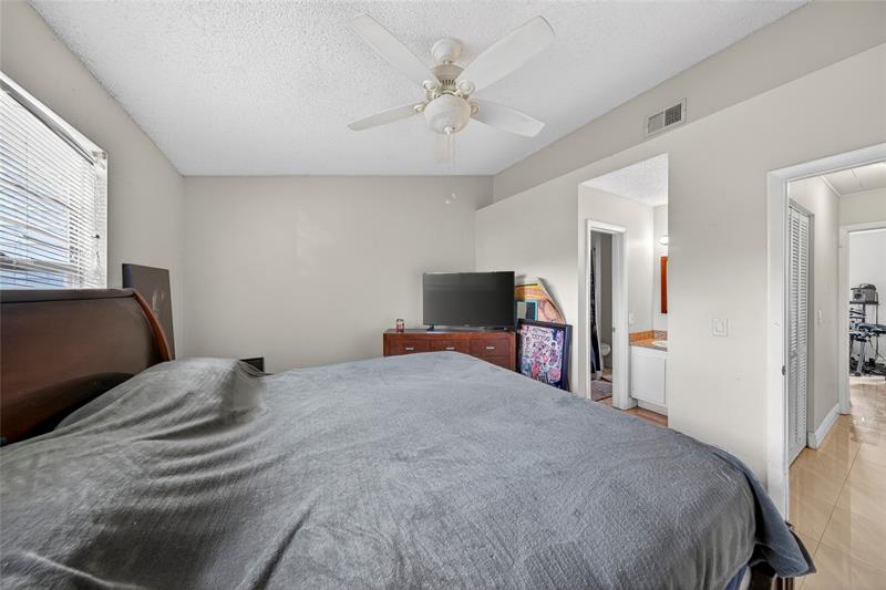 127 SW 3rd Street Pompano Beach FL 33060