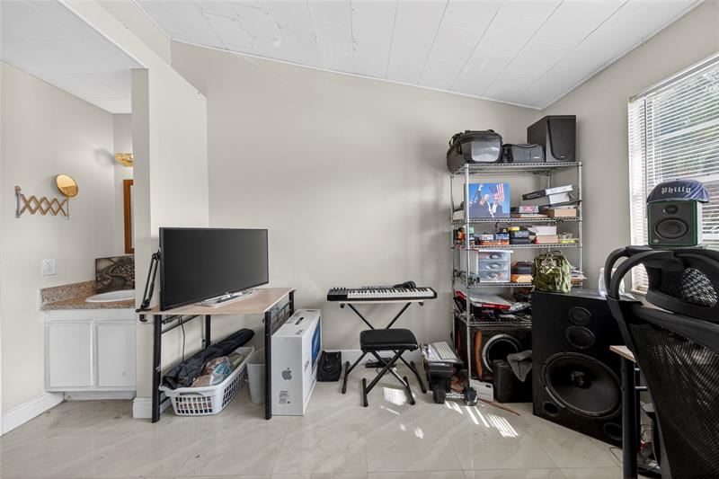 127 SW 3rd Street Pompano Beach FL 33060