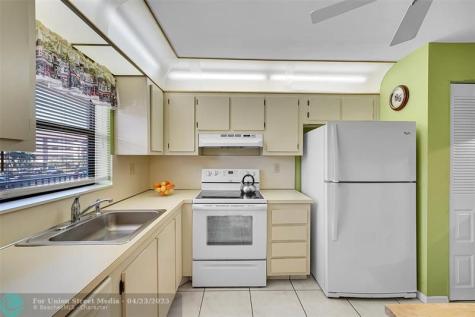 10123 Sunrise Lakes Boulevard Sunrise FL 33322
