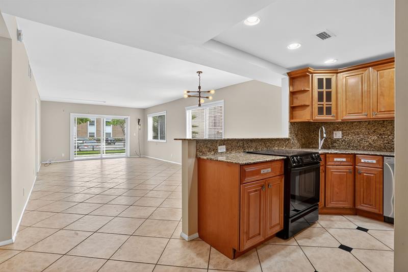 3050 NE 16th Avenue Oakland Park FL 33334
