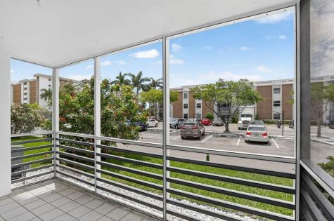 3050 NE 16th Avenue Oakland Park FL 33334