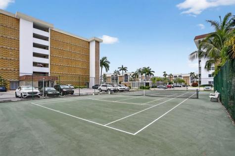 3050 NE 16th Avenue Oakland Park FL 33334
