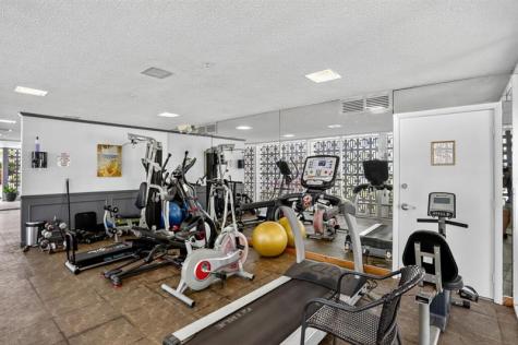 3050 NE 16th Avenue Oakland Park FL 33334