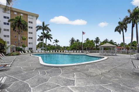 3050 NE 16th Avenue Oakland Park FL 33334