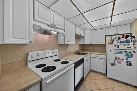 400 SE 10th Street Deerfield Beach FL 33441