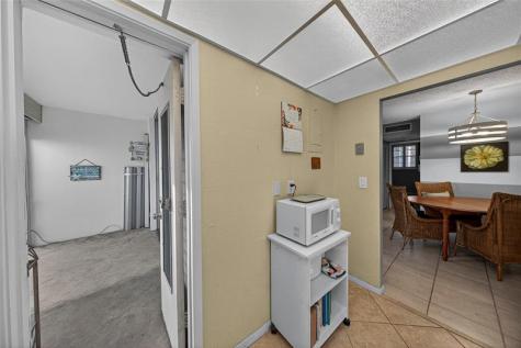 400 SE 10th Street Deerfield Beach FL 33441