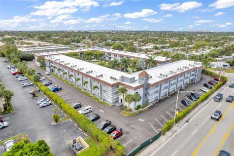 400 SE 10th Street Deerfield Beach FL 33441