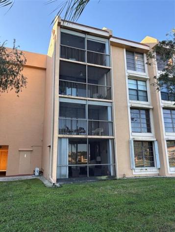 6207 Coral Lake Drive Pompano Beach FL 33063