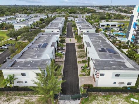 4373 NW 9th Street Plantation FL 33317