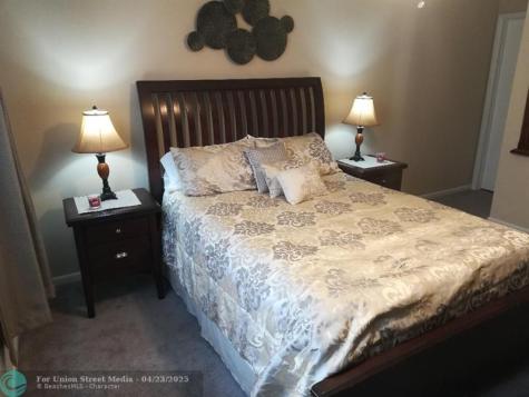 9420 S Hollybrook Lake Drive Pembroke Pines FL 33025