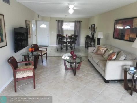 9420 S Hollybrook Lake Drive Pembroke Pines FL 33025