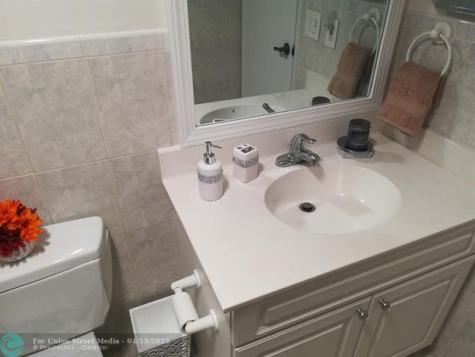 9420 S Hollybrook Lake Drive Pembroke Pines FL 33025