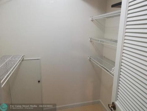 9420 S Hollybrook Lake Drive Pembroke Pines FL 33025