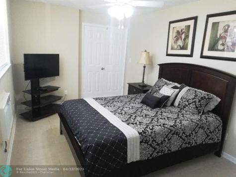 9420 S Hollybrook Lake Drive Pembroke Pines FL 33025