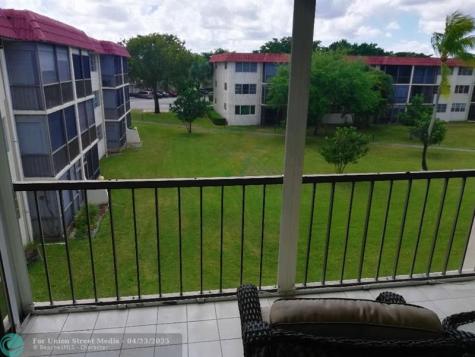 9420 S Hollybrook Lake Drive Pembroke Pines FL 33025