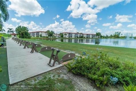 9420 S Hollybrook Lake Drive Pembroke Pines FL 33025