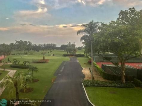 9420 S Hollybrook Lake Drive Pembroke Pines FL 33025