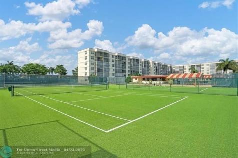 9420 S Hollybrook Lake Drive Pembroke Pines FL 33025