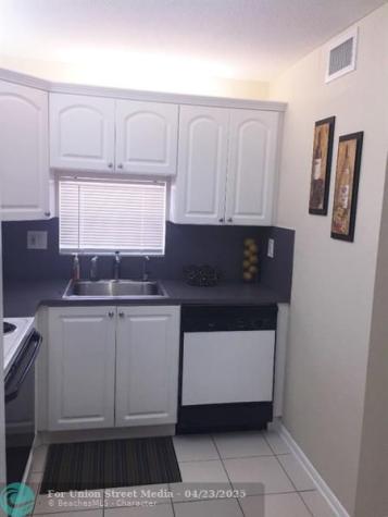 9420 S Hollybrook Lake Drive Pembroke Pines FL 33025