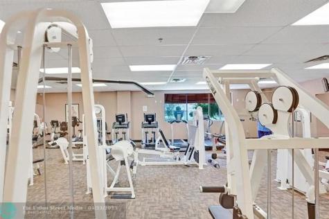 9420 S Hollybrook Lake Drive Pembroke Pines FL 33025