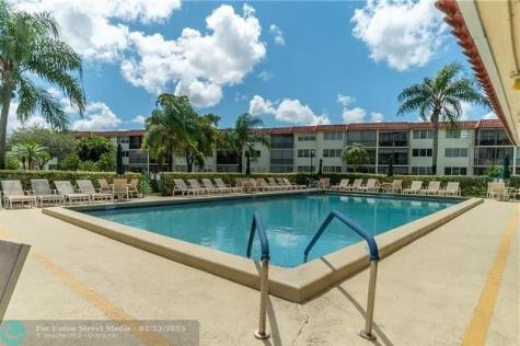 9420 S Hollybrook Lake Drive Pembroke Pines FL 33025