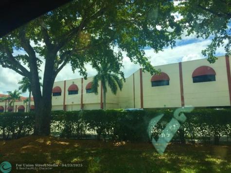 9420 S Hollybrook Lake Drive Pembroke Pines FL 33025