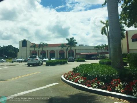 9420 S Hollybrook Lake Drive Pembroke Pines FL 33025
